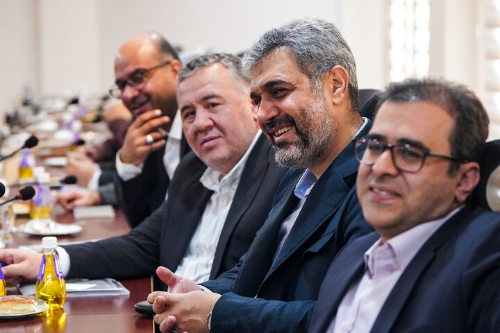 بررسی عملکرد کاغذ سبز خوزستان و قند شهدای دزفول