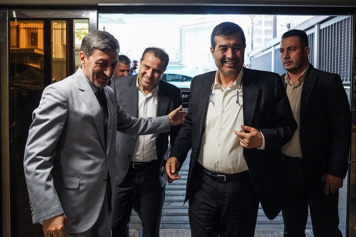 دیدار وزیر ورزش و جوانان با رئیس ستاد اجرایی فرمان امام