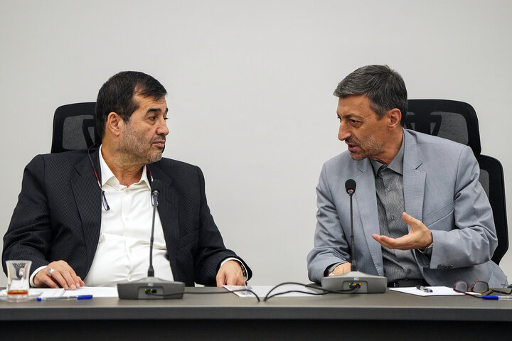 دیدار وزیر ورزش و جوانان با رئیس ستاد اجرایی فرمان امام