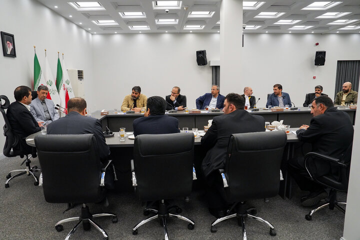 دیدار وزیر ورزش و جوانان با رئیس ستاد اجرایی فرمان امام