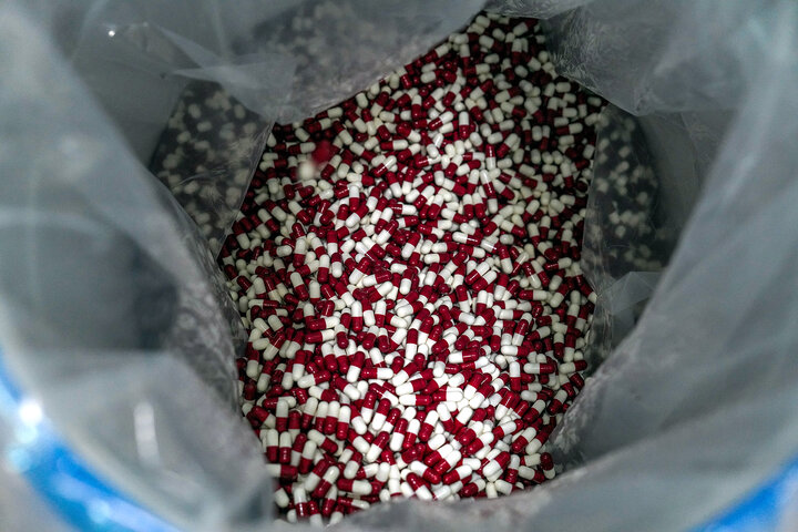 بازدید رئیس ستاد اجرایی فرمان امام از کارخانه داروسازی ریحانه اصفهان