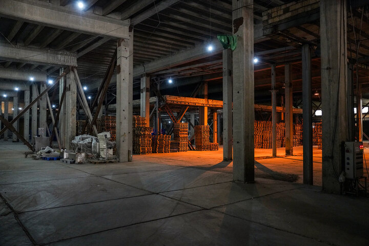 بازدید رئیس ستاد اجرایی فرمان امام از کارخانه داروسازی ریحانه اصفهان