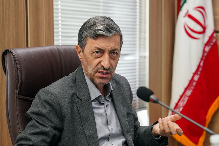 بازدید رئیس ستاد اجرایی فرمان امام از کارخانه داروسازی ریحانه اصفهان