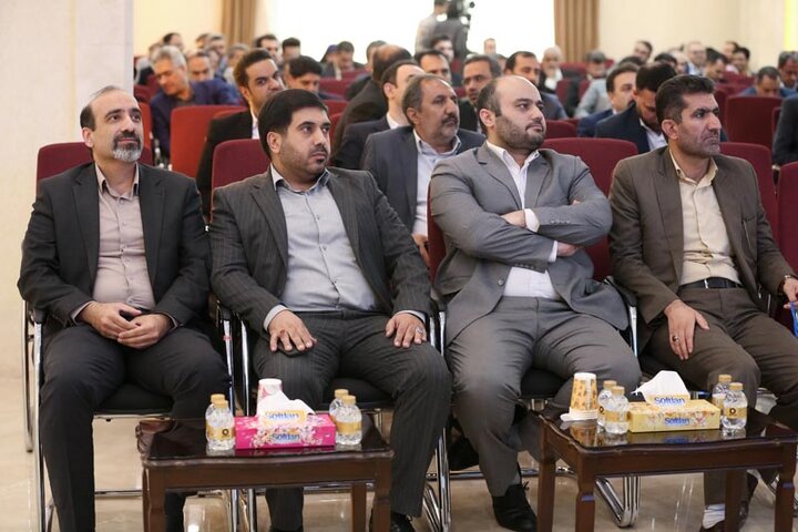 نشست هماهنگی مدیران عامل شرکت‌های تابعه ستاد برای شرکت در هشتمین دوره جایزه ملی تعالی و پیشرفت