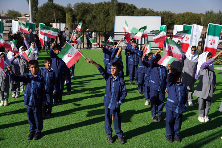 جشن پایان مدارس کانکسی ایران با حضور رئیس ستاد اجرایی فرمان امام و وزیر آموزش و پرورش
