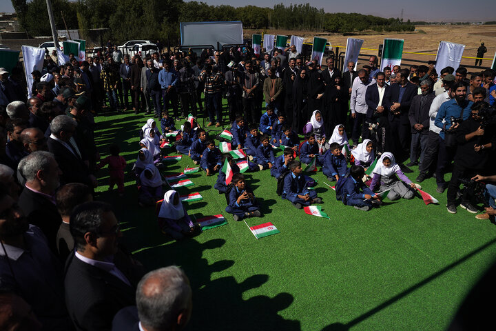 جشن پایان مدارس کانکسی ایران با حضور رئیس ستاد اجرایی فرمان امام و وزیر آموزش و پرورش