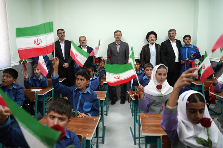 جشن پایان مدارس کانکسی ایران با حضور رئیس ستاد اجرایی فرمان امام و وزیر آموزش و پرورش