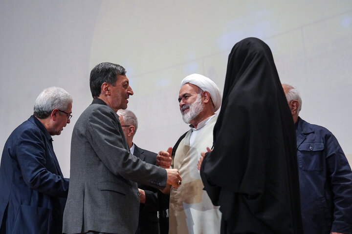 آیین تکریم از خادمان اربعین حسینی