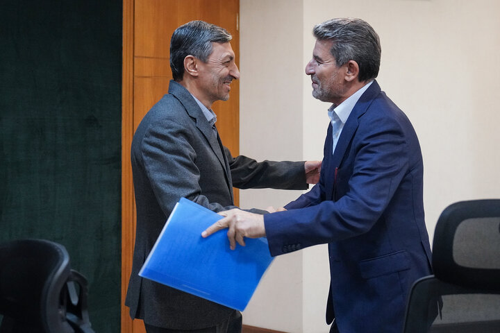 دیدار محمدمهدی شهریاری نماینده مردم بجنورد، مانه و سملقان، گرمه، جاجرم و راز و جرگلان در مجلس شورای اسلامی با رئیس ستاد اجرایی فرمان امام