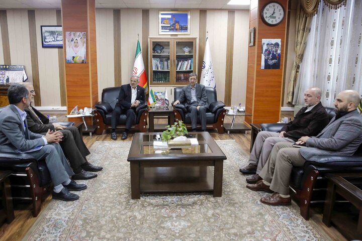 توسعه عدالت آموزشی و تجهیز مدارس با امضای دو تفاهم‌نامه مشترک