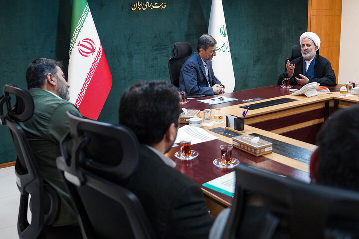 دیدار اسماعیل سیاوشی نماینده مردم فریدن، چادگان، فریدونشهر، بویین و میاندشت در مجلس شورای اسلامی با رئیس ستاد اجرایی فرمان امام