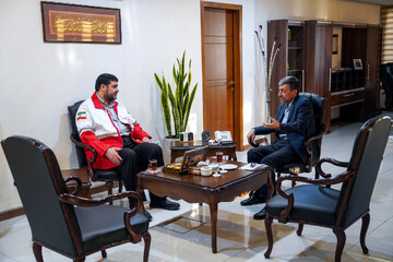 دیدار رئیس جمعیت هلال احمر با رئیس ستاد اجرایی فرمان امام