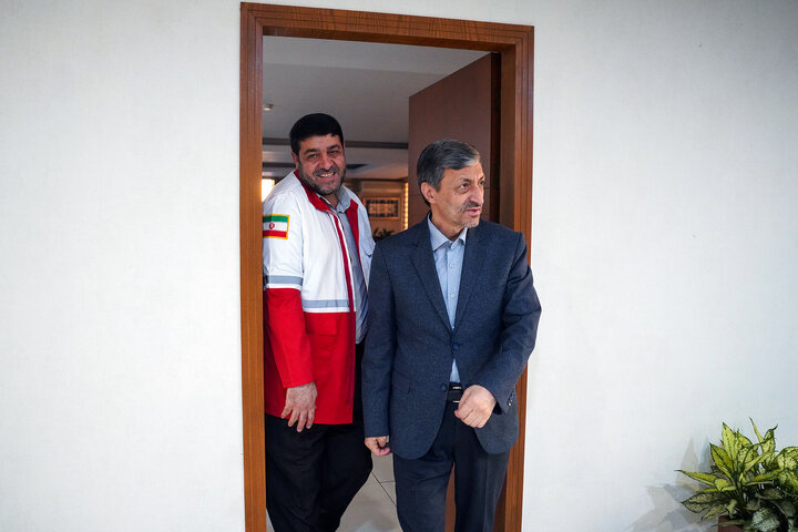 دیدار رئیس جمعیت هلال احمر با رئیس ستاد اجرایی فرمان امام