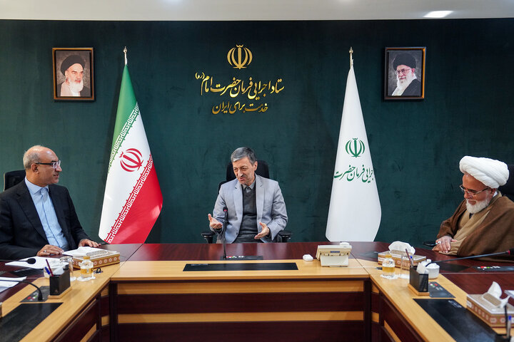 دیدار منوچهر حبیبی استاندار و حجت الاسلام حبیب‌الله غفوری امام جمعه و نماینده ولی فقیه در استان کرمانشاه با سید پرویز فتاح رئیس ستاد اجرایی فرمان امام