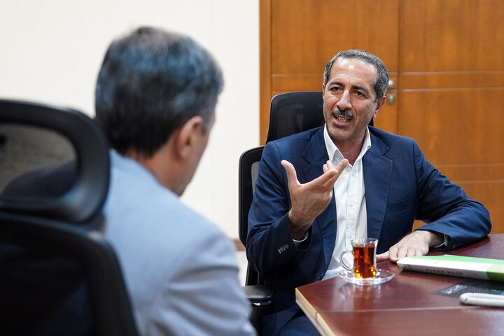 دیدار هادی هاشمی نیا نماینده مردم خرم‌آباد و دوره در مجلس شورای اسلامی با رئیس ستاد اجرایی فرمان امام