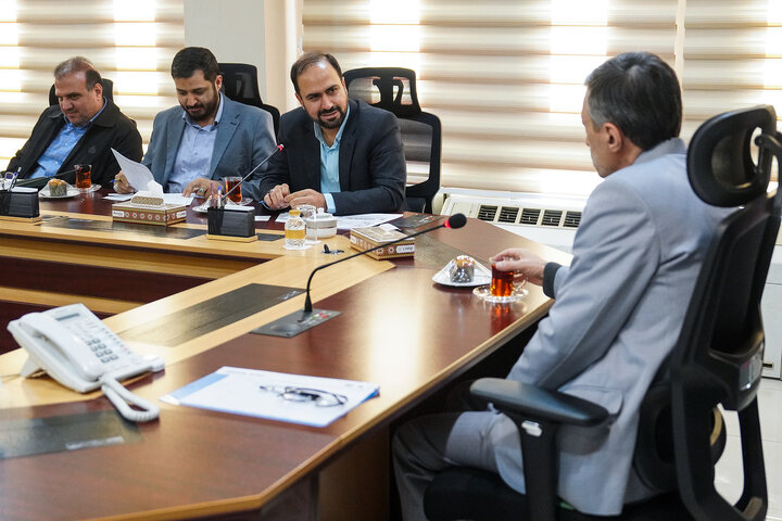 جلسه بررسی عملکرد اداره کل بازرسی و رسیدگی به شکایات ستاد اجرایی فرمان امام