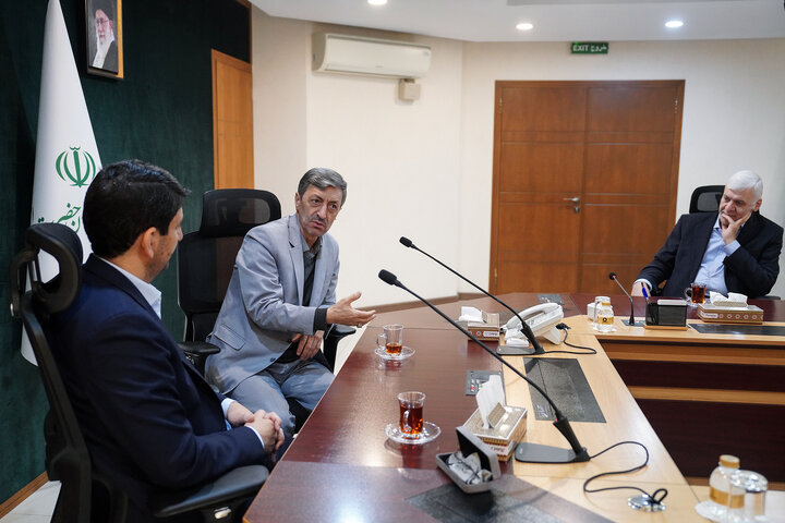 دیدار وزیر ارتباطات و فناوری اطلاعات با رئیس ستاد اجرایی فرمان امام