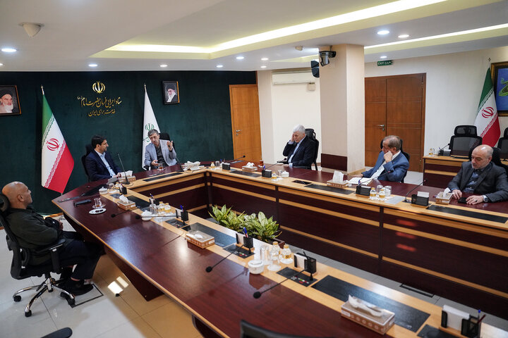 دیدار وزیر ارتباطات و فناوری اطلاعات با رئیس ستاد اجرایی فرمان امام