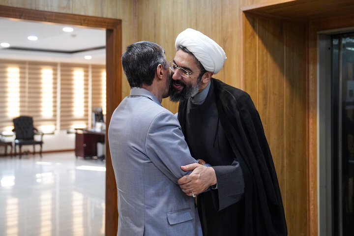 دیدار نماینده مقام معظم رهبری در دانشگاه‌ها  با رئیس ستاد اجرایی فرمان امام