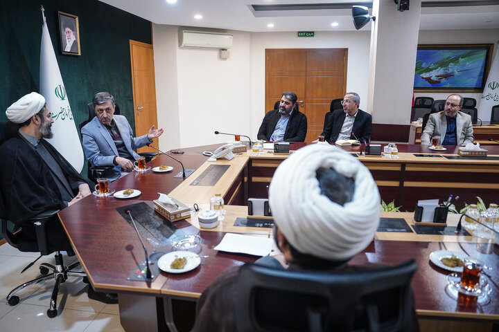 دیدار نماینده مقام معظم رهبری در دانشگاه‌ها  با رئیس ستاد اجرایی فرمان امام