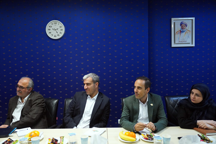 دیدار رئیس ستاد اجرایی فرمان امام با دبیر ستاد ملی جمعیت