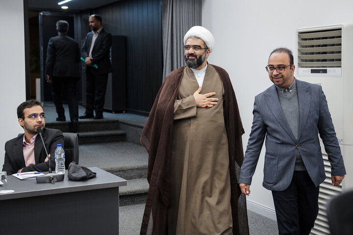 دیدار جمعی از نخبگان علمی و دانشگاهی با رئیس ستاد اجرایی فرمان امام