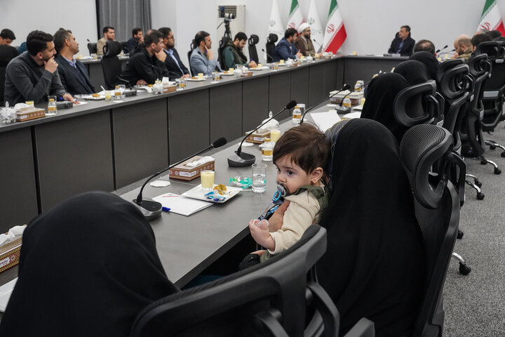 دیدار جمعی از نخبگان علمی و دانشگاهی با رئیس ستاد اجرایی فرمان امام