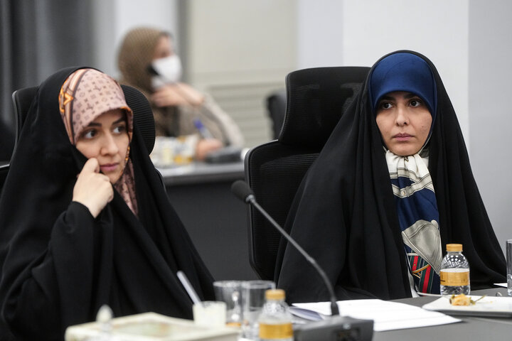 دیدار جمعی از نخبگان علمی و دانشگاهی با رئیس ستاد اجرایی فرمان امام