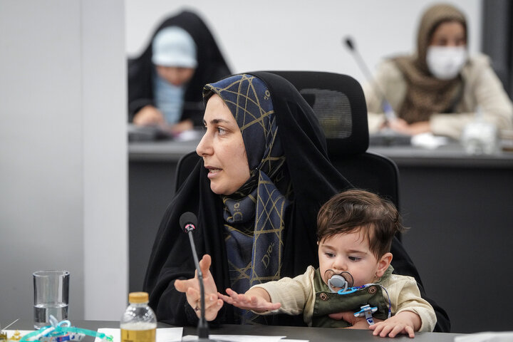 دیدار جمعی از نخبگان علمی و دانشگاهی با رئیس ستاد اجرایی فرمان امام