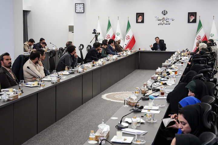 دیدار جمعی از نخبگان علمی و دانشگاهی با رئیس ستاد اجرایی فرمان امام