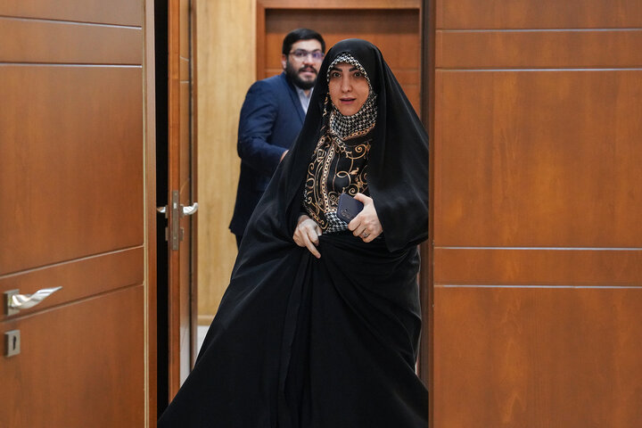 دیدار زینب قیصری نماینده مردم تهران، ری، شمیرانات، اسلامشهر و پردیس در مجلس شورای اسلامی با رئیس ستاد اجرایی فرمان امام