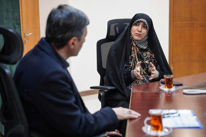 دیدار زینب قیصری نماینده مردم تهران، ری، شمیرانات، اسلامشهر و پردیس در مجلس شورای اسلامی با رئیس ستاد اجرایی فرمان امام