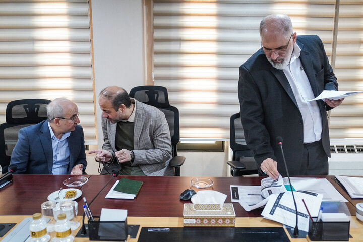 بررسی عملکرد ۹ ماهه گروه سلامت و دارویی برکت با حضور رئیس ستاد اجرایی فرمان امام