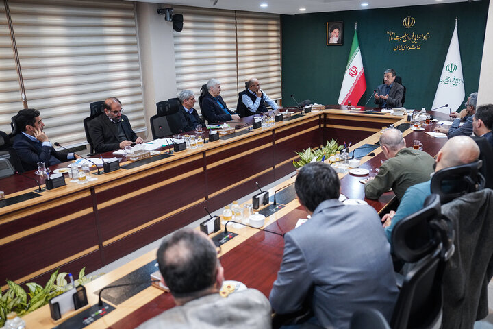 بررسی پروژه‌های جاری گروه توسعه انرژی تدبیر با حضور رئیس ستاد اجرایی فرمان امام