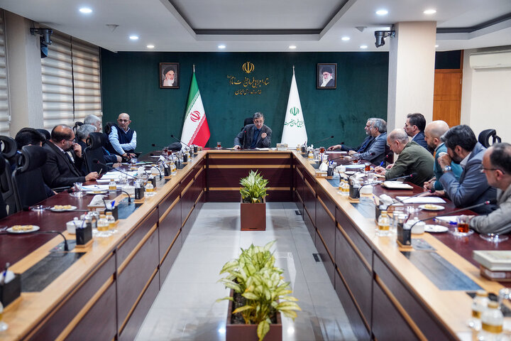 بررسی پروژه‌های جاری گروه توسعه انرژی تدبیر با حضور رئیس ستاد اجرایی فرمان امام