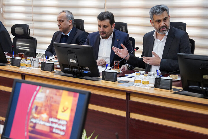 بررسی عملکرد فولاد جهان‌آرا در جلسه هیأت امنای ستاد اجرایی فرمان امام
