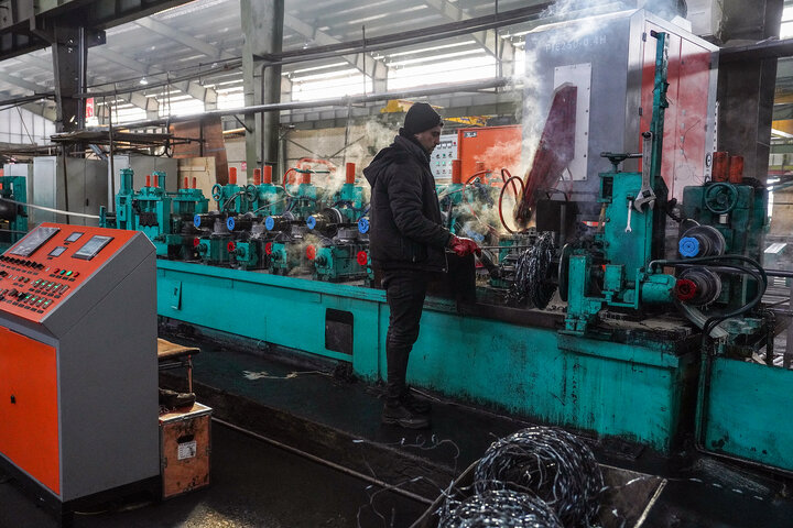 بازدید فتاح از سپنتای مرند/ تولد دوباره کارخانه‌ای که با موشک‌های رژیم صهیونی تخریب شد