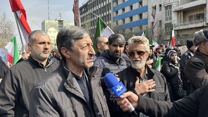 خون شهدایمان مانند خون شهدای کربلا برای همیشه‌ی تاریخ در جوشش است/ ملّت شهادت‌طلب ایران دشمن را بیچاره کرده است
