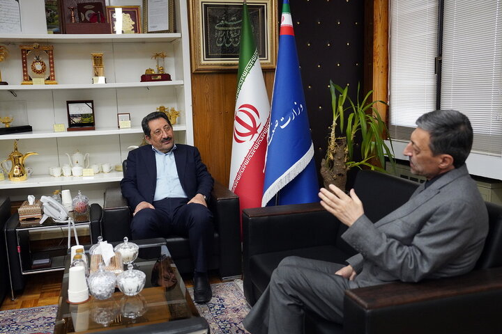 دیدار رئیس ستاد اجرایی فرمان امام با وزیر صمت