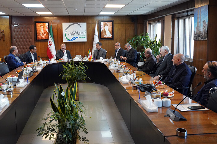 دیدار رئیس ستاد اجرایی فرمان امام با مدیرعامل گروه صنایع پتروشیمی خلیج فارس 