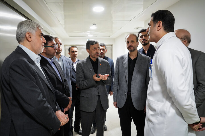 بازدید فتاح از بیمارستان تخصصی و فوق‌تخصصی سرطان برکت