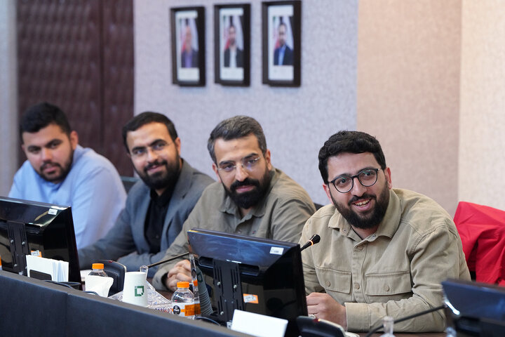 بررسی اقدامات قرارگاه جهادى بنیاد برکت در جنگ رمضان با حضور رئیس ستاد اجرایی فرمان امام