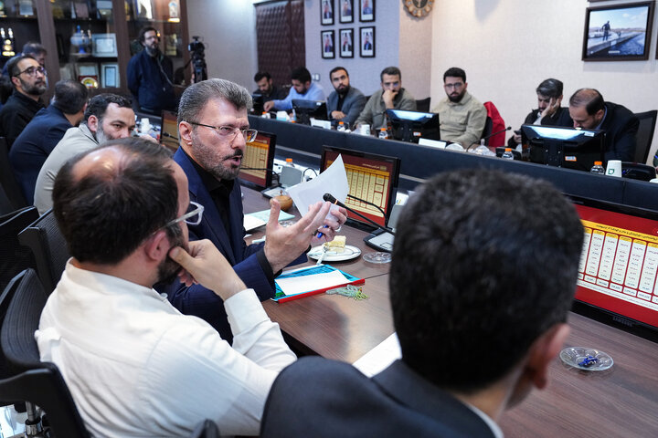 بررسی اقدامات قرارگاه جهادى بنیاد برکت در جنگ رمضان با حضور رئیس ستاد اجرایی فرمان امام