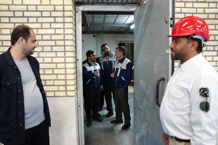 بازدید رئیس ستاد اجرایی فرمان امام از روند احداث کارخانه چادر مشکی قم