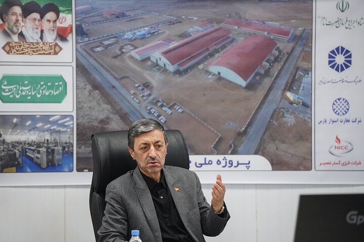 بازدید رئیس ستاد اجرایی فرمان امام از روند احداث کارخانه چادر مشکی قم