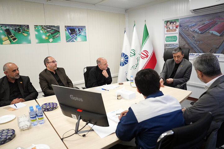 بازدید رئیس ستاد اجرایی فرمان امام از روند احداث کارخانه چادر مشکی قم