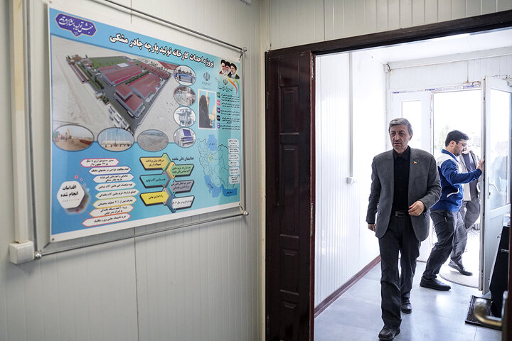 بازدید رئیس ستاد اجرایی فرمان امام از روند احداث کارخانه چادر مشکی قم