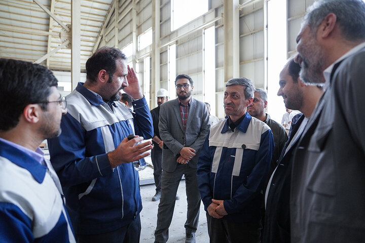 بازدید رئیس ستاد اجرایی فرمان امام از روند احداث کارخانه چادر مشکی قم