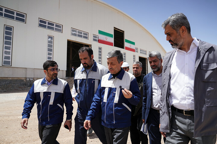 بازدید رئیس ستاد اجرایی فرمان امام از روند احداث کارخانه چادر مشکی قم