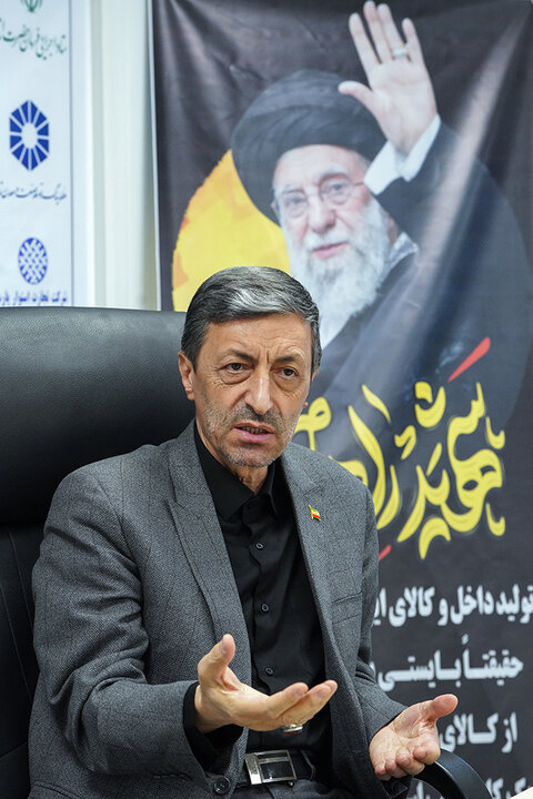 بازدید رئیس ستاد اجرایی فرمان امام از روند احداث کارخانه چادر مشکی قم